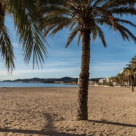 T2 Au Lavandou: 4 Pers, Face Mer, Terrasse, A 1 Min, Parking Prive - Fr-1-803-38 Le Lavandou
