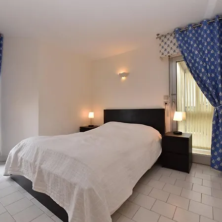 T2 Au Lavandou: 4 Pers, Face Mer, Terrasse, A 1 Min, Parking Prive - Fr-1-803-38 Le Lavandou