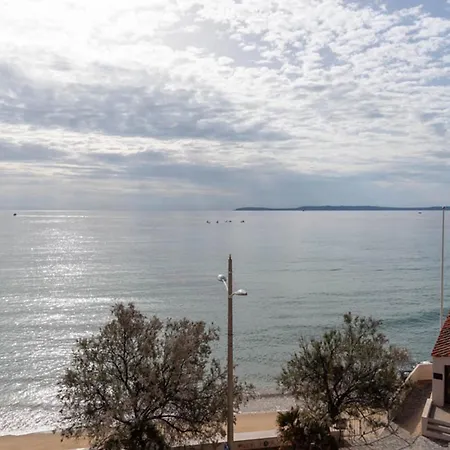 Appartamento T2 Au Lavandou: 4 Pers, Face Mer, Terrasse, à 1 Min, Parking Privé - Fr-1-803-38 Le Lavandou