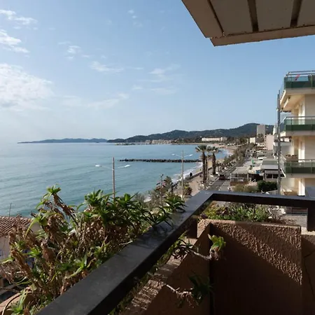 T2 Au Lavandou: 4 Pers, Face Mer, Terrasse, à 1 Min, Parking Privé - Fr-1-803-38